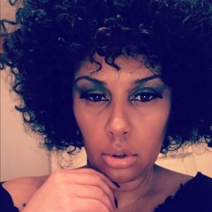 Meet your Posher, Latonya